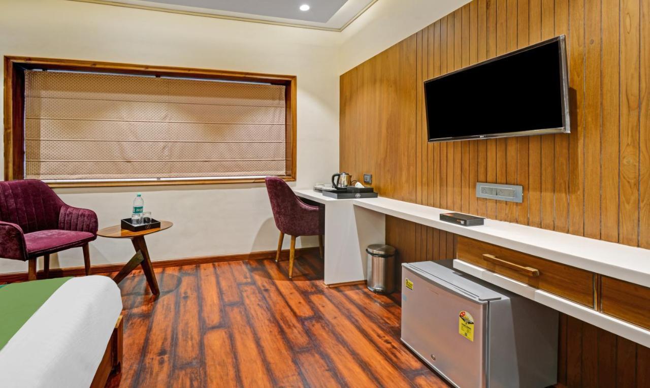 Отель Treebo Z Bhilwara Экстерьер фото